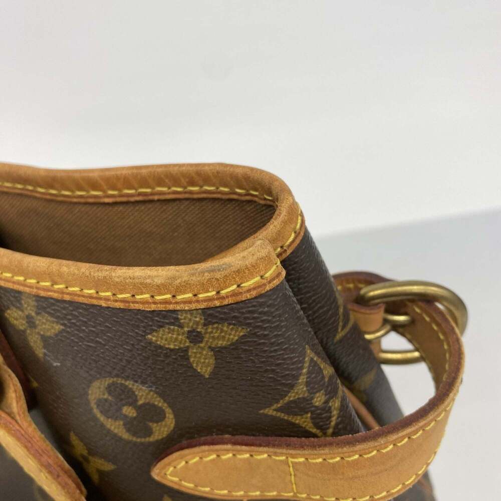 LOUIS VUITTON Brown Monogram Tote Bag - Picture 8 of 12
